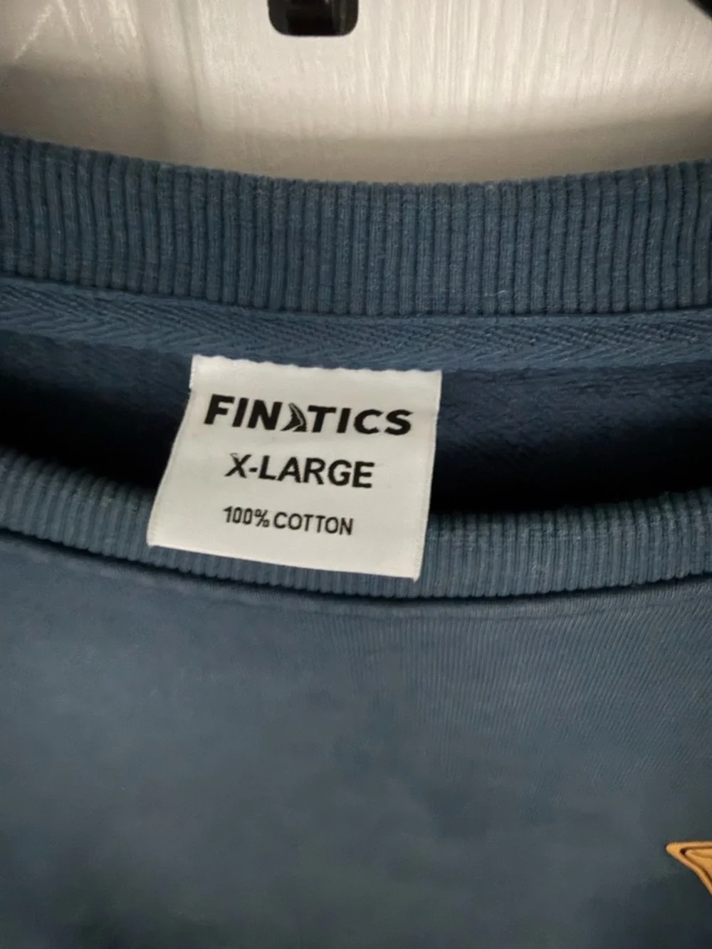 Finatics Crewneck - Picture 3 of 3